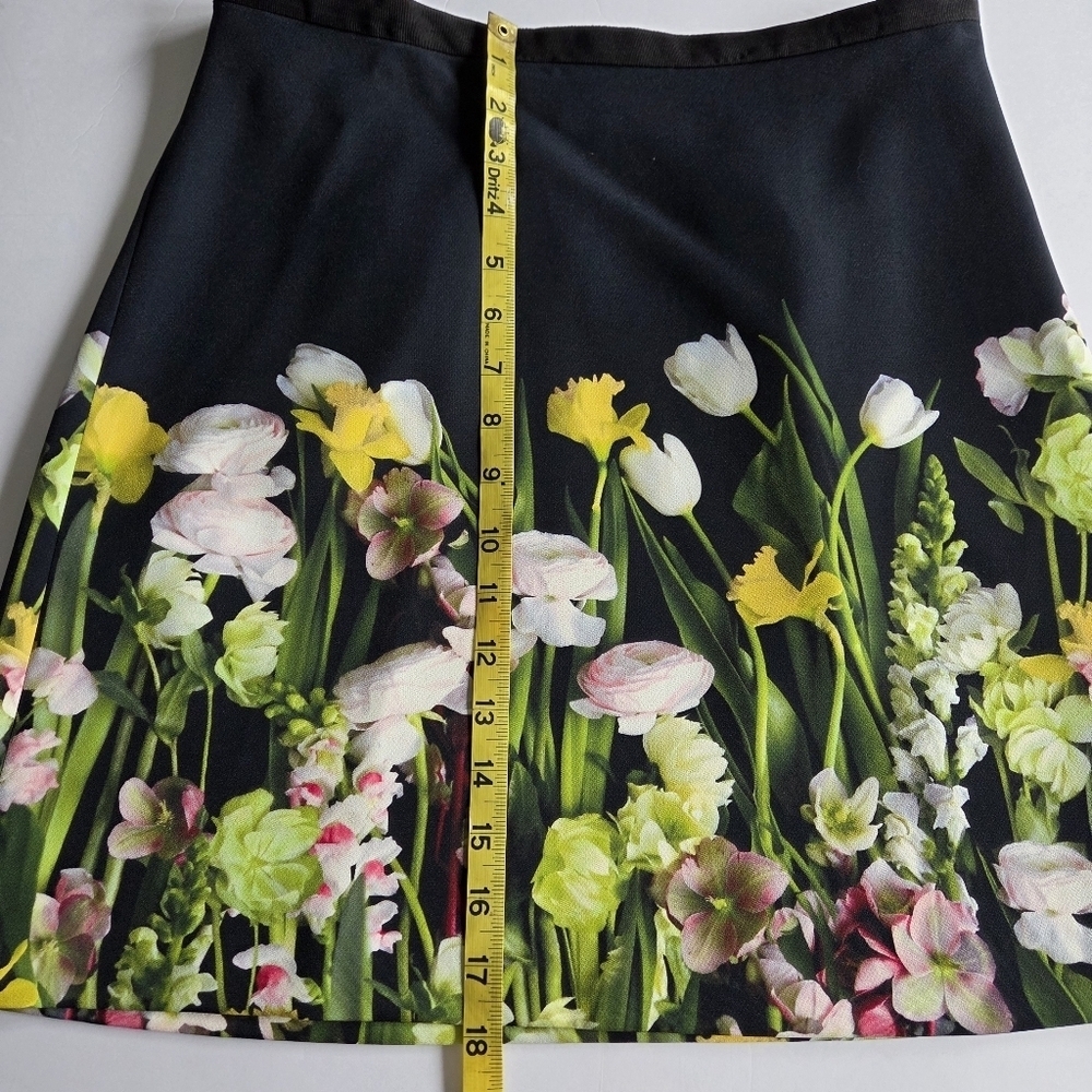 Victoria Beckham Floral Mini Skirt. - Picture 5 of 7